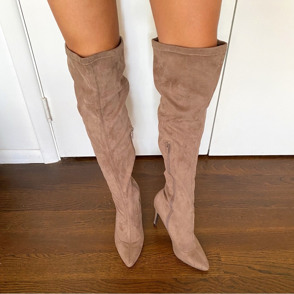 🍂 BRECKELLE’S TAN OVER THE KNEE FAUX SUEDE BEVERLY HEEL BOOTS!
